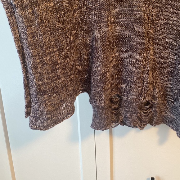 ✨ANY 2 FOR 15 ANY 3 FOR 20✨ Blue Distressed Batwing Sweater - Picture 3 of 9